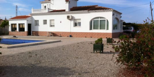 Detached 4 Bed Villa, Oliva Playa.  Near the famous Kikko Beach, Oliva.